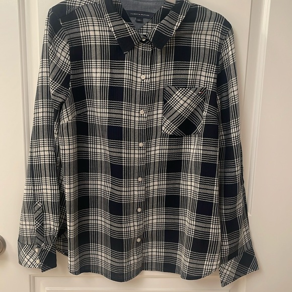Tommy Hilfiger Tops - Tommy Hilfiger Women’s Blouse/ Button Down/ NavyPlaid/Cotton